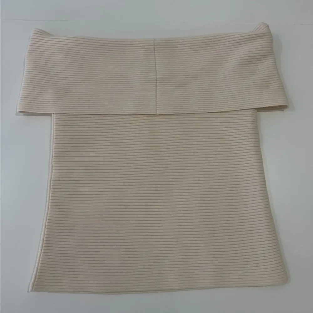 Elizabeth & James Off Shoulder Wool Blend Ribbed Sweater‎ Medium